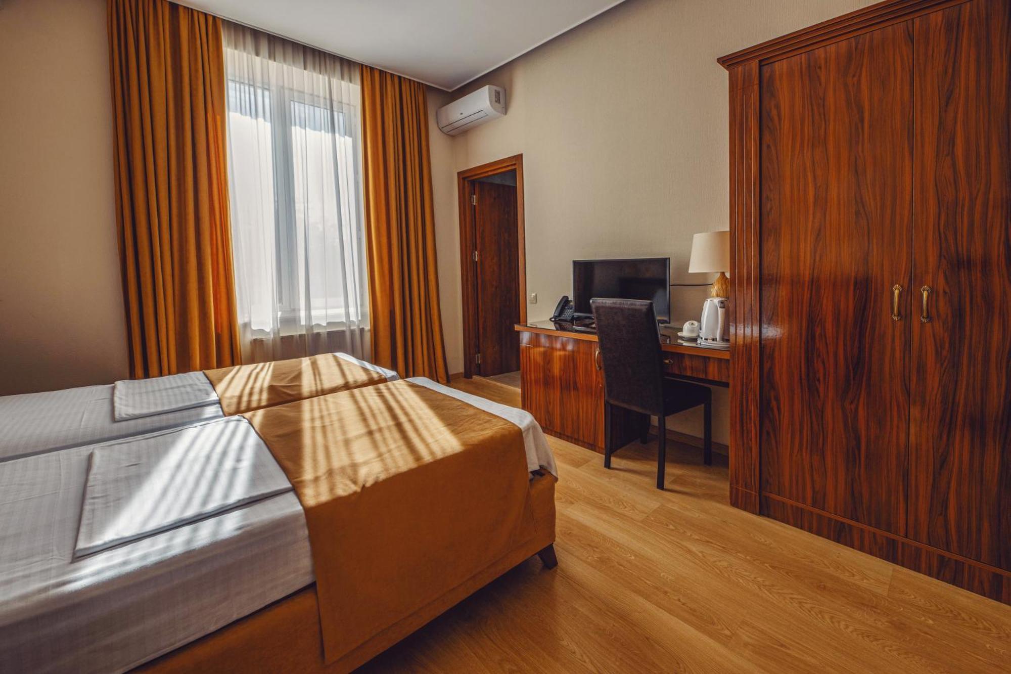Park Hotel Tskaltubo - Balneo Resort Buitenkant foto